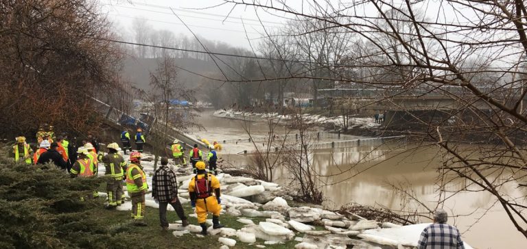 Port Bruce bridge collapses