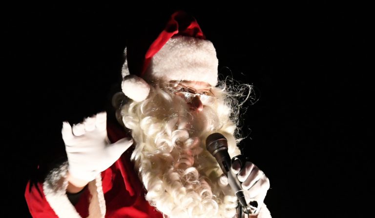 Santa comes to Aylmer