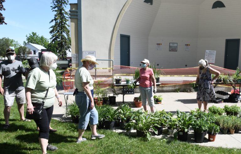 Garden Club holds annual plant sale
