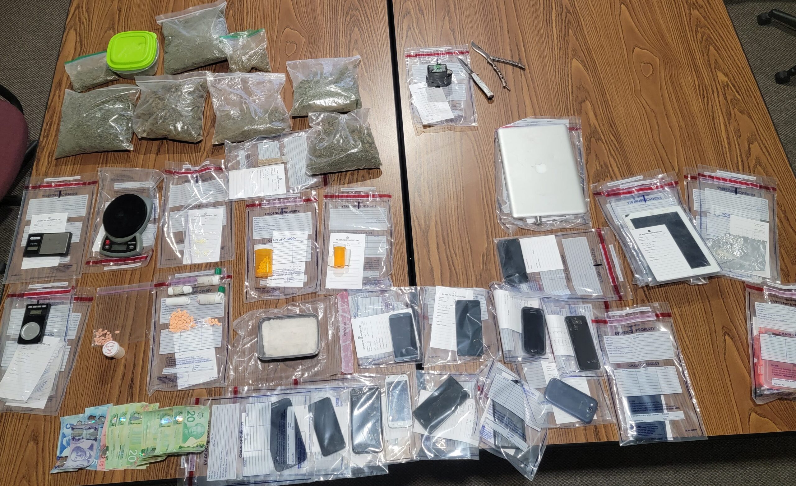 Featured image for "Drugs, weapons seized by Aylmer Police"