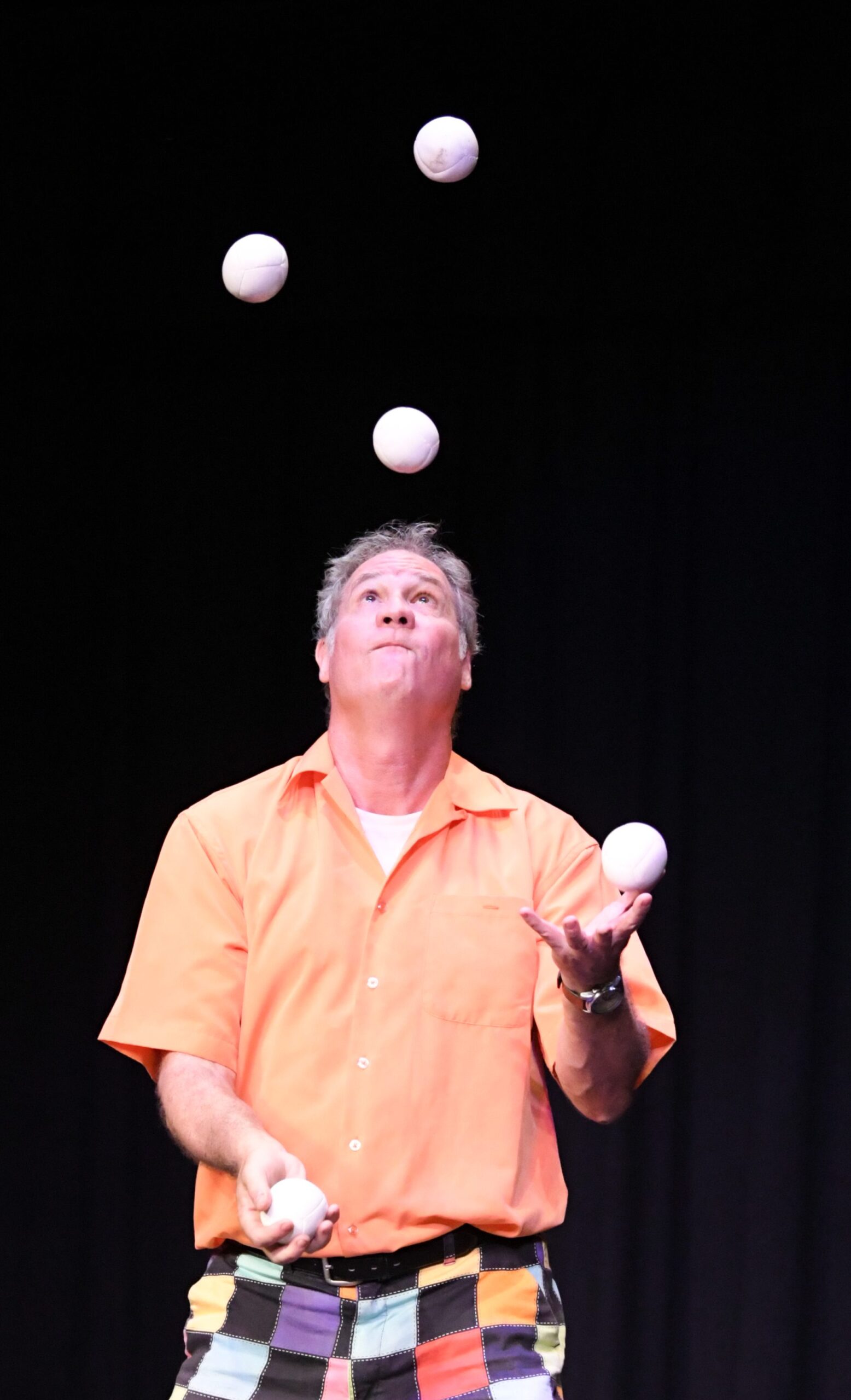 Featured image for "Juggler brings frenetic show to Aylmer library"