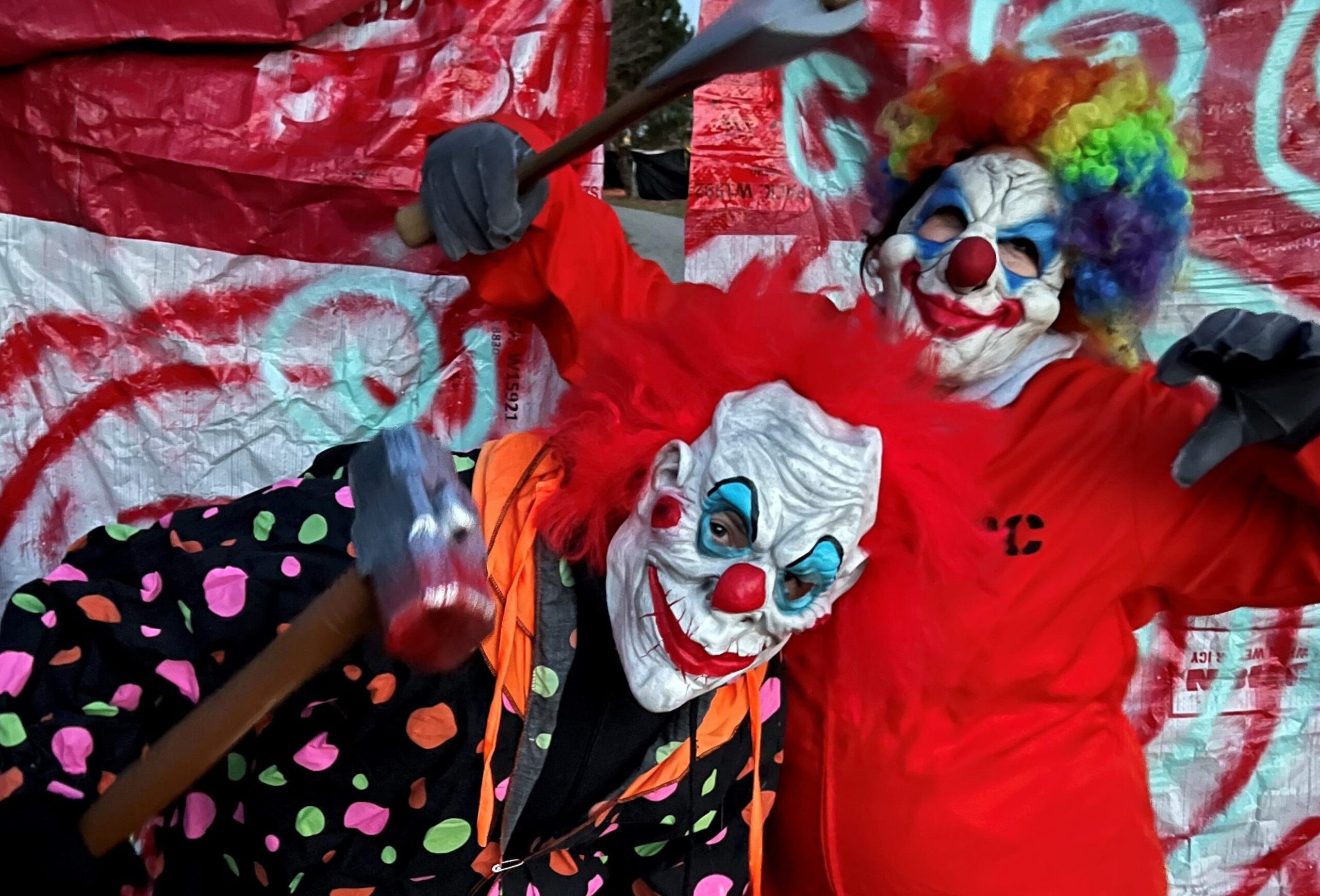 Featured image for "Ghoulish clowns greet visitors to “Screamfield”"