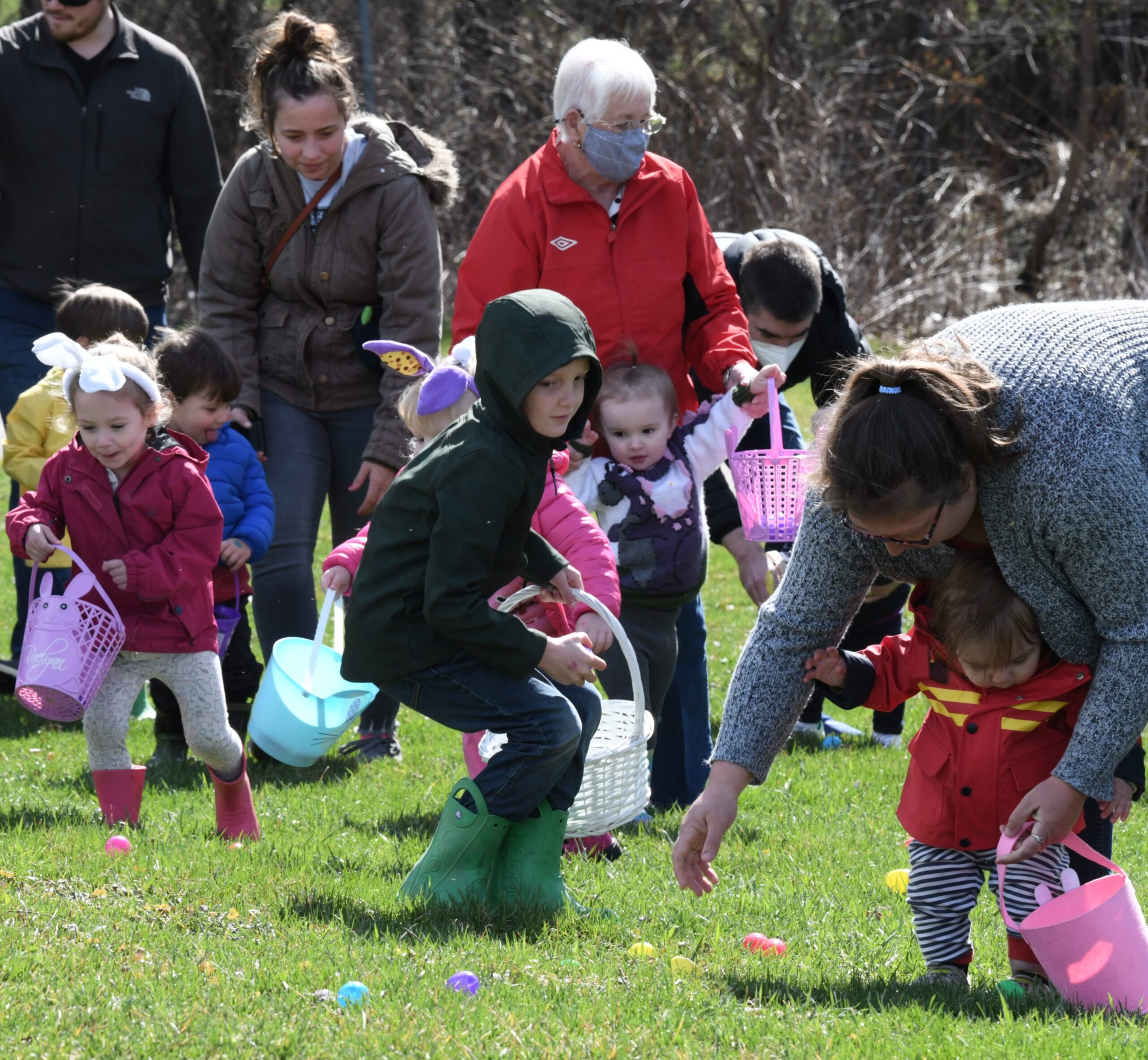 Featured image for "Bright, sunny morning for Springfield Easter Egg Hunt"
