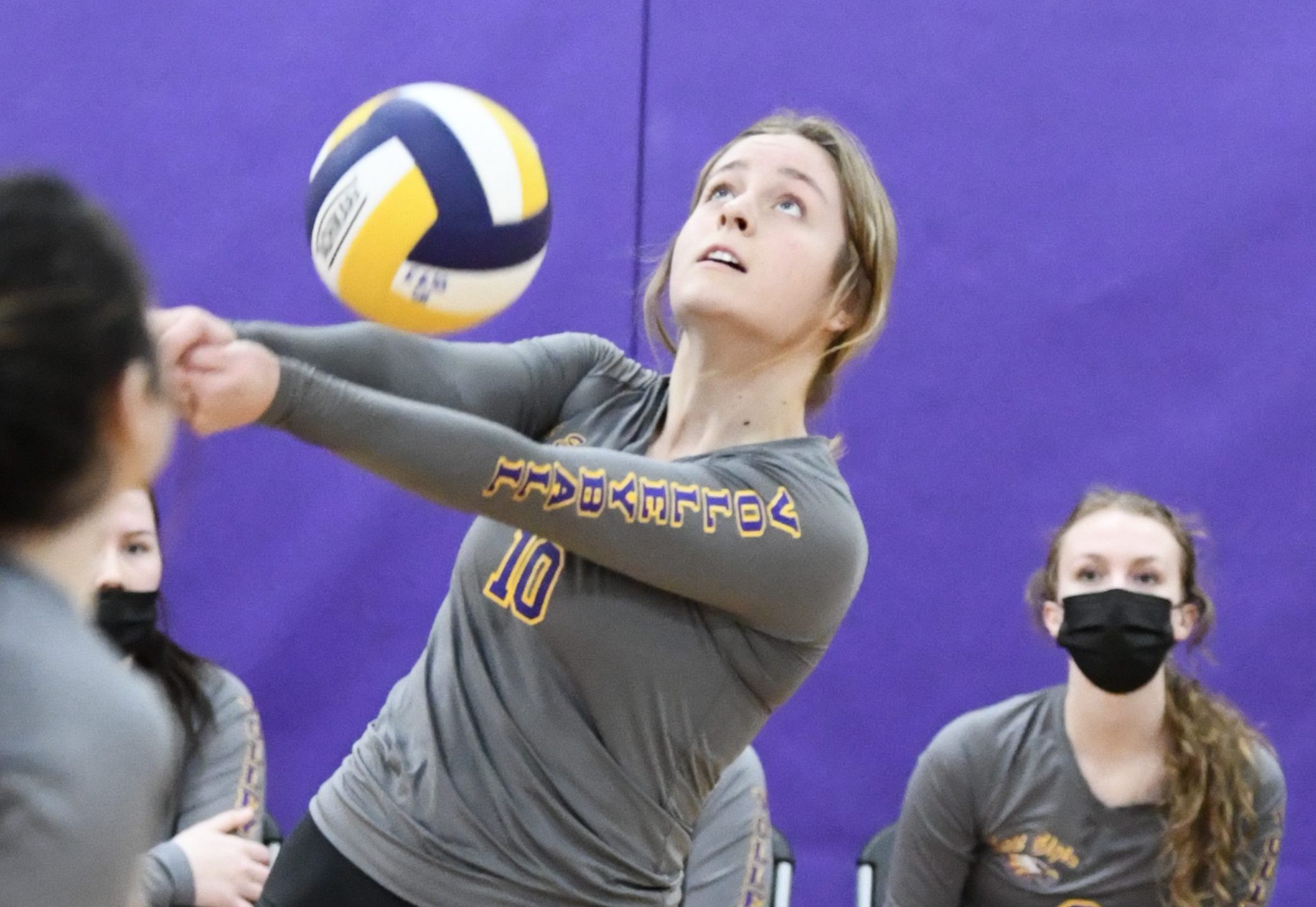 Featured image for "EESS Senior girls advance to volleyball final"